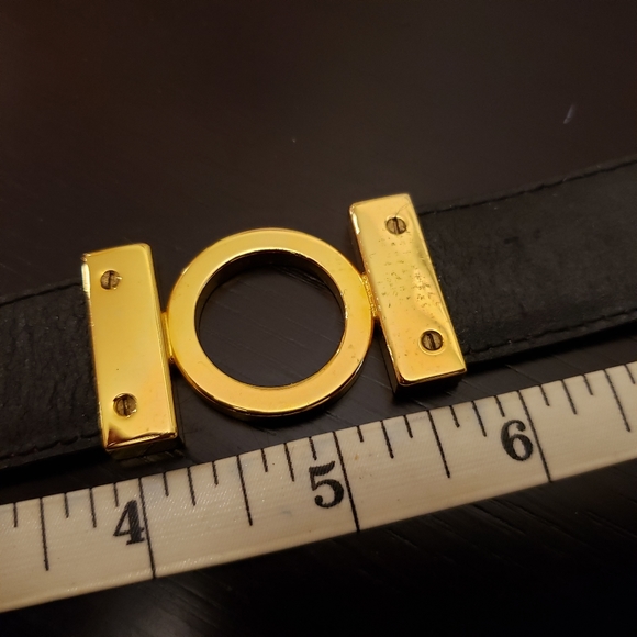 Ferragamo magenta leather belt with gold tone buckle - Picture 11 of 13